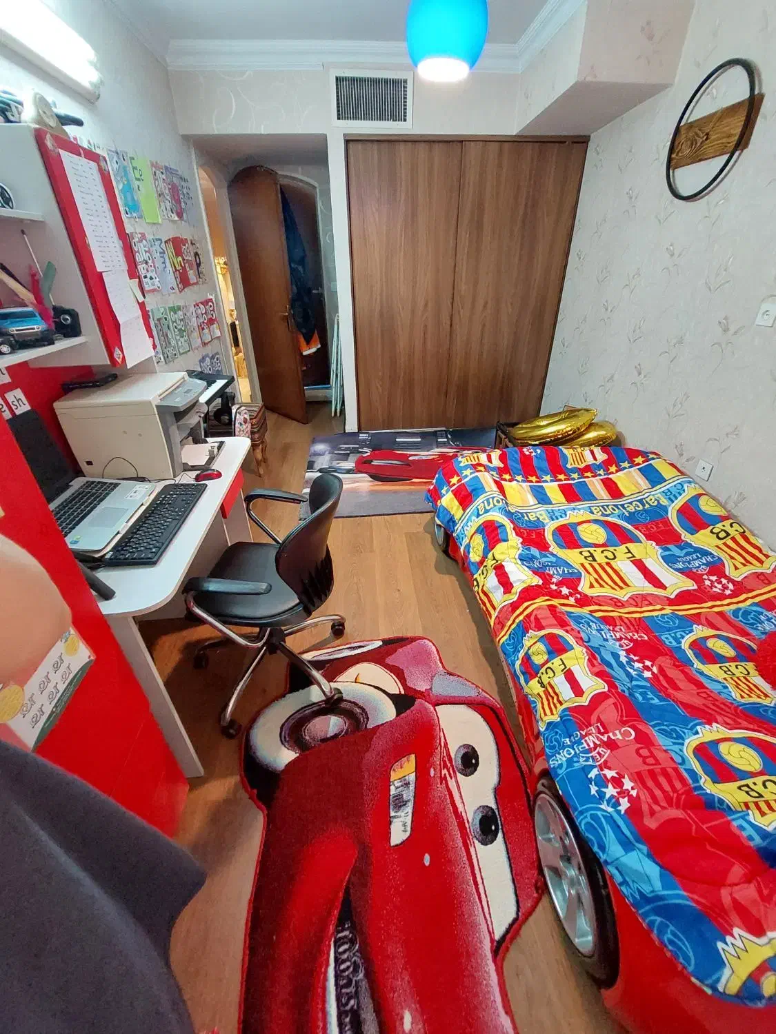 تخت ماشینی  کمد و میز تحریر و تشک|تخت و سرویس خواب|پردیس, فاز ۱۱|دیوار