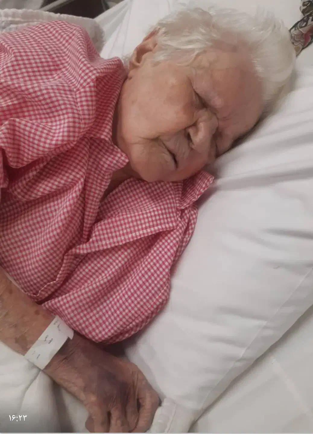 نیاز به تخت بیمارستانی و تشک مواج|فعالیت داوطلبانه|کهریزک, |دیوار