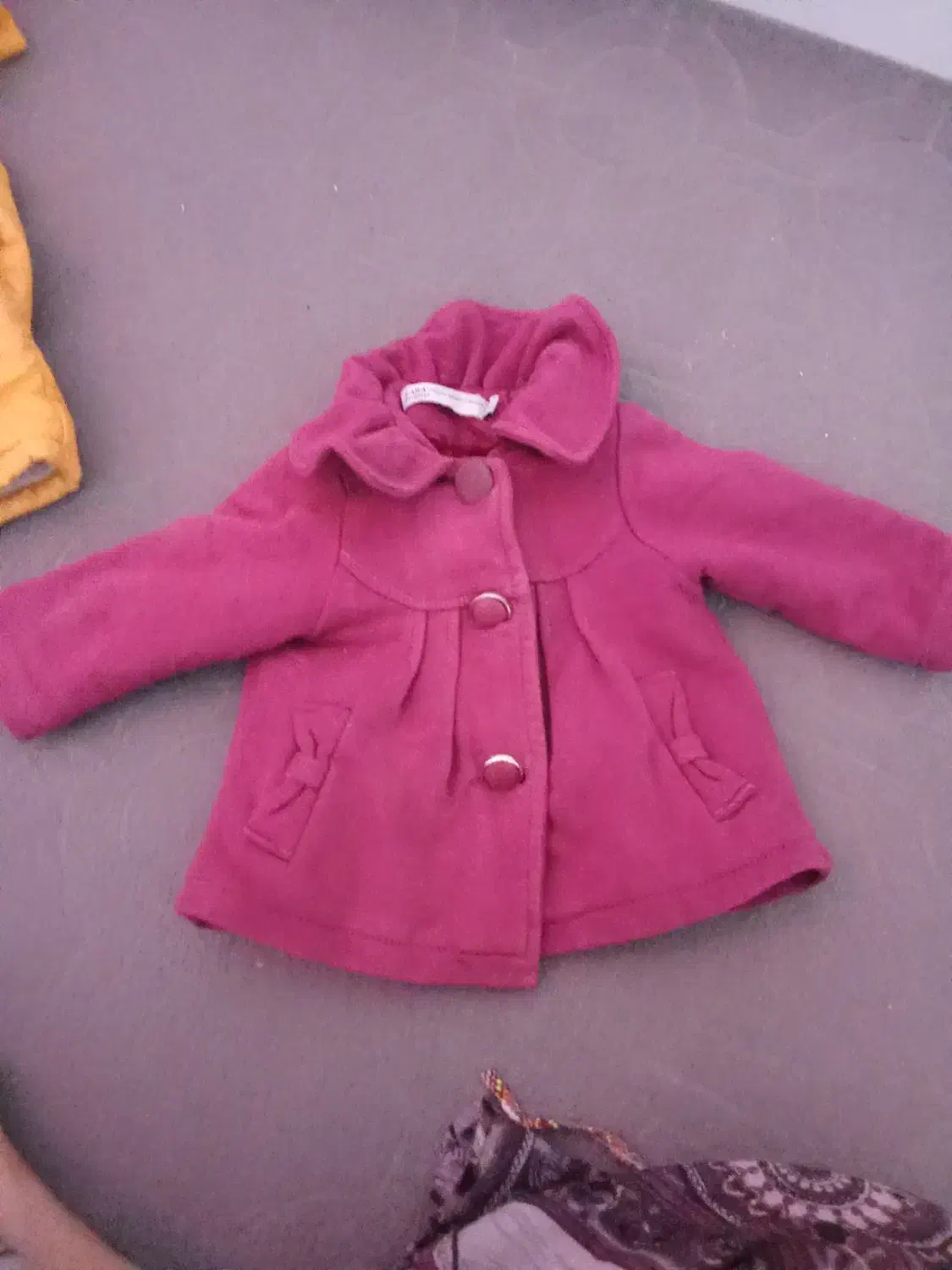 کاپشن|کفش و لباس بچه|تربت جام, جامرود|دیوار