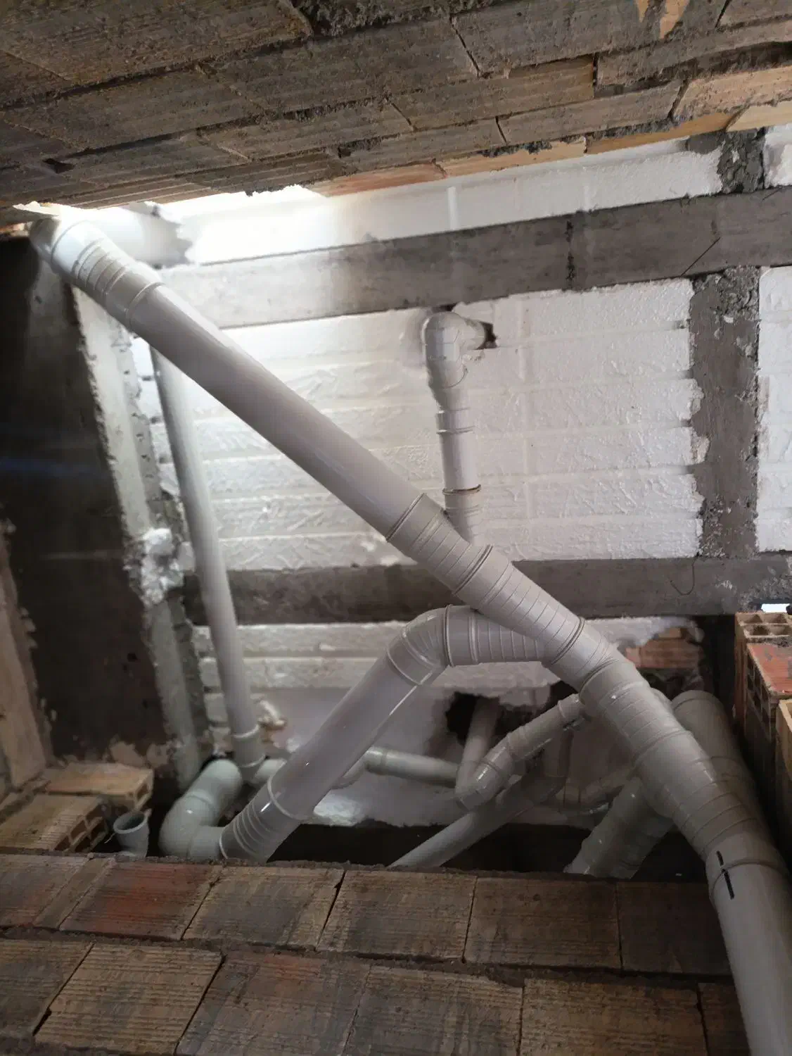 لوله کشی آب و فاضلاب.تعمیرات|خدمات پیشه و مهارت|سمنان, |دیوار