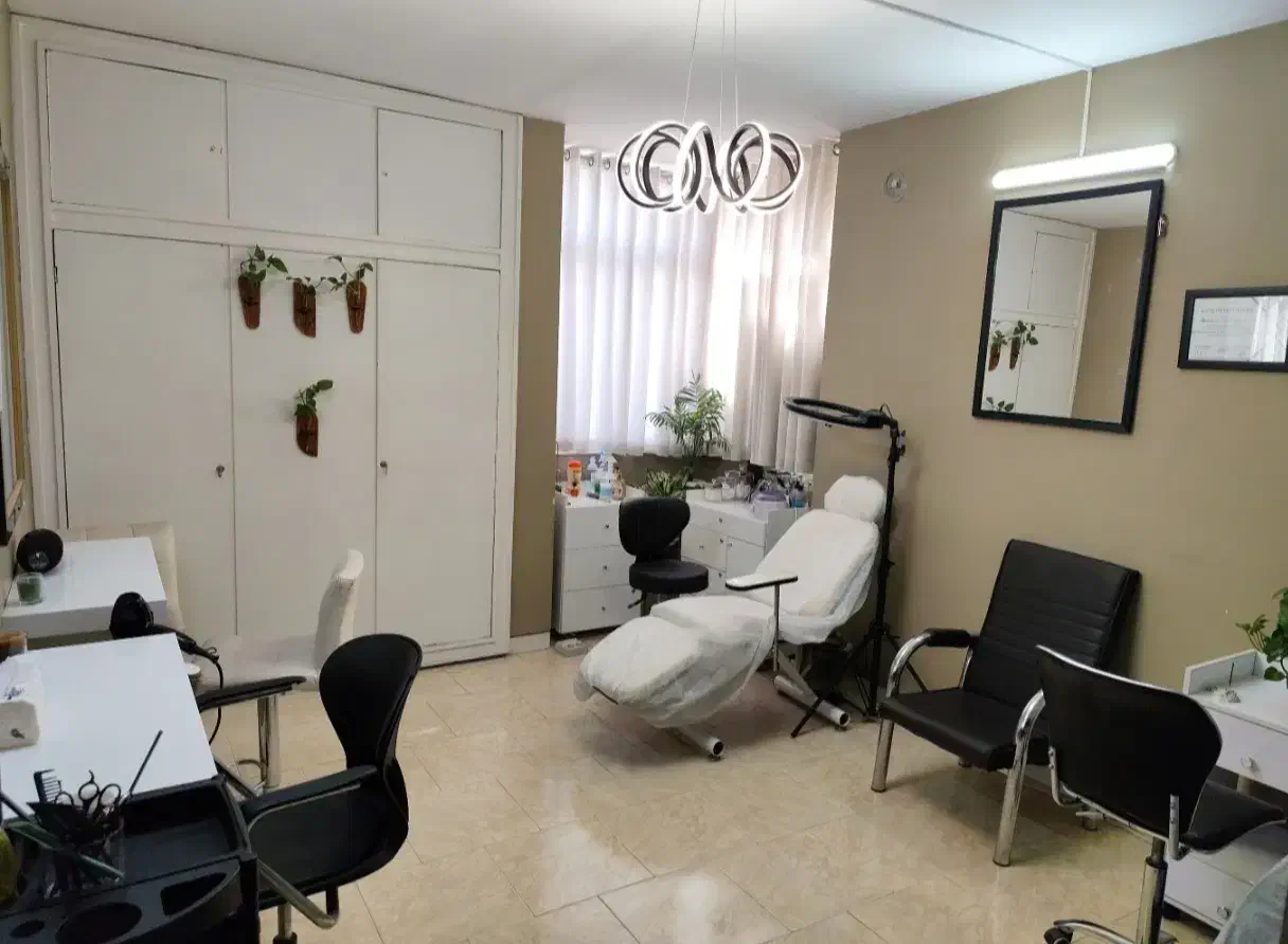 اجاره اتاق|اجارهٔ دفتر کار، اتاق اداری، مطب|اصفهان, باغ زرشک|دیوار