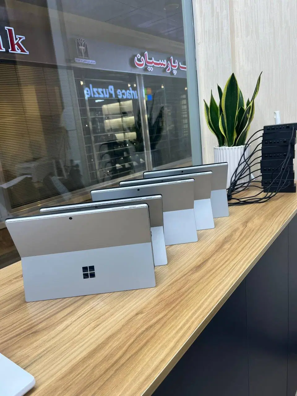 Surface Pro گرید بالا|رایانه همراه|تهران, فلسطین (میدان انقلاب)|دیوار