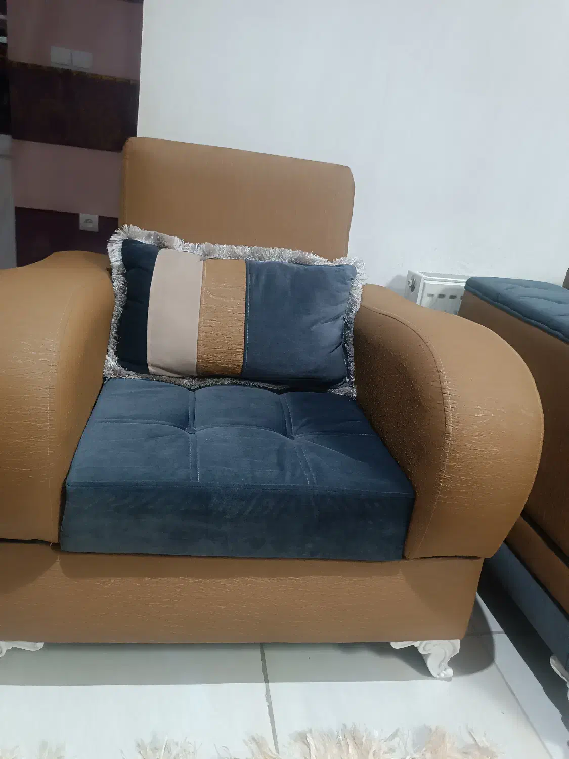 مبل کاملا نو کلاسیک سفارشی|مبلمان خانگی و میز عسلی|مشگین شهر, |دیوار