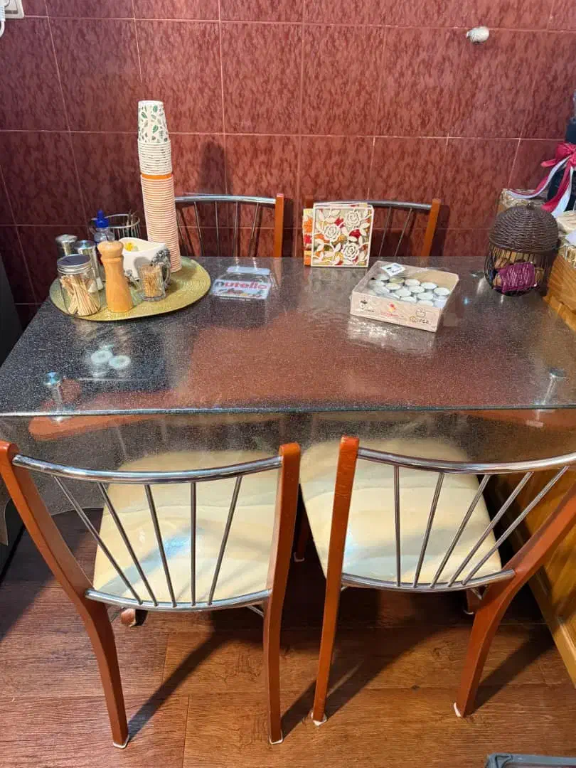 فروش وسایل منزل بعلت مهاجرت|میز و صندلی غذاخوری|شیراز, قدوسی شرقی|دیوار