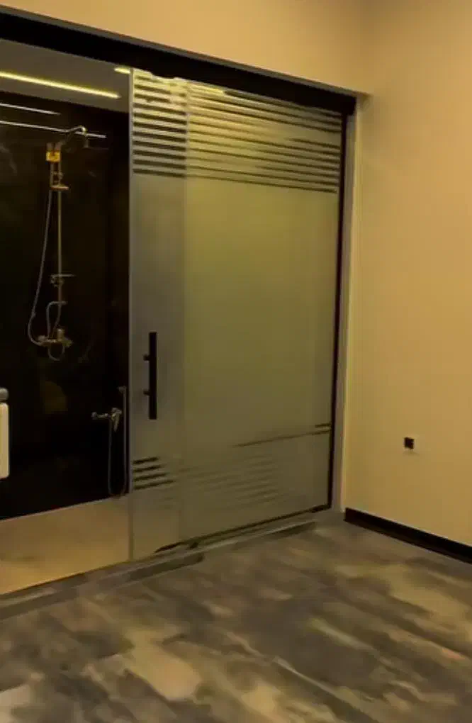 شیشه سکوریت و کرکره برقی رهنما|خدمات پیشه و مهارت|آستانه اشرفیه, |دیوار