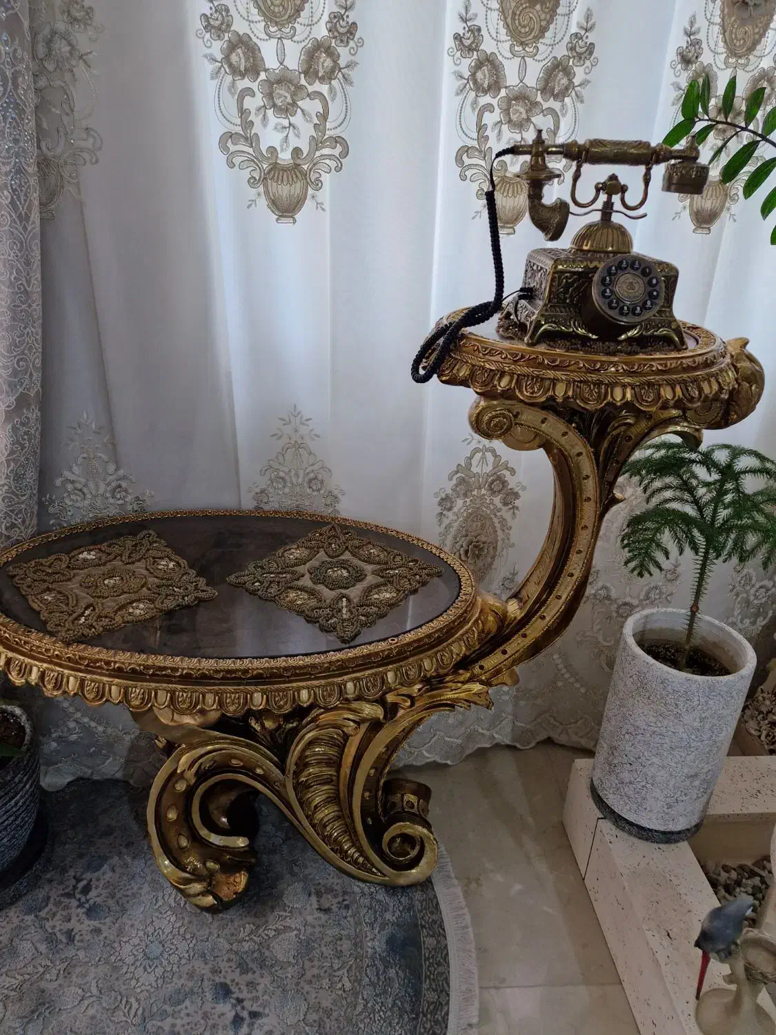 میز تلفن و دکوری شیک همراه تابلو ست|میز تلفن|تهران, فلسطین (میدان انقلاب)|دیوار