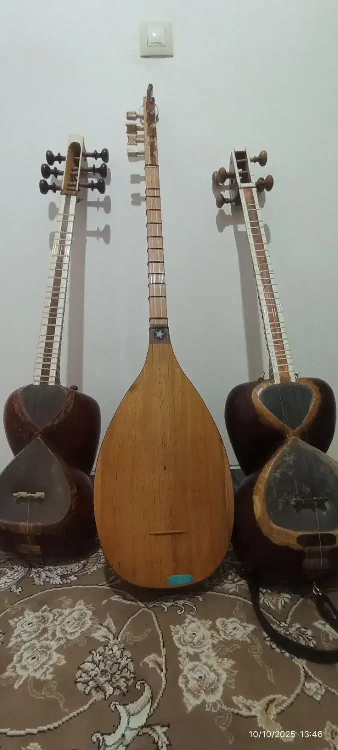 تار و چگور|سازهای سنتی|همدان, |دیوار