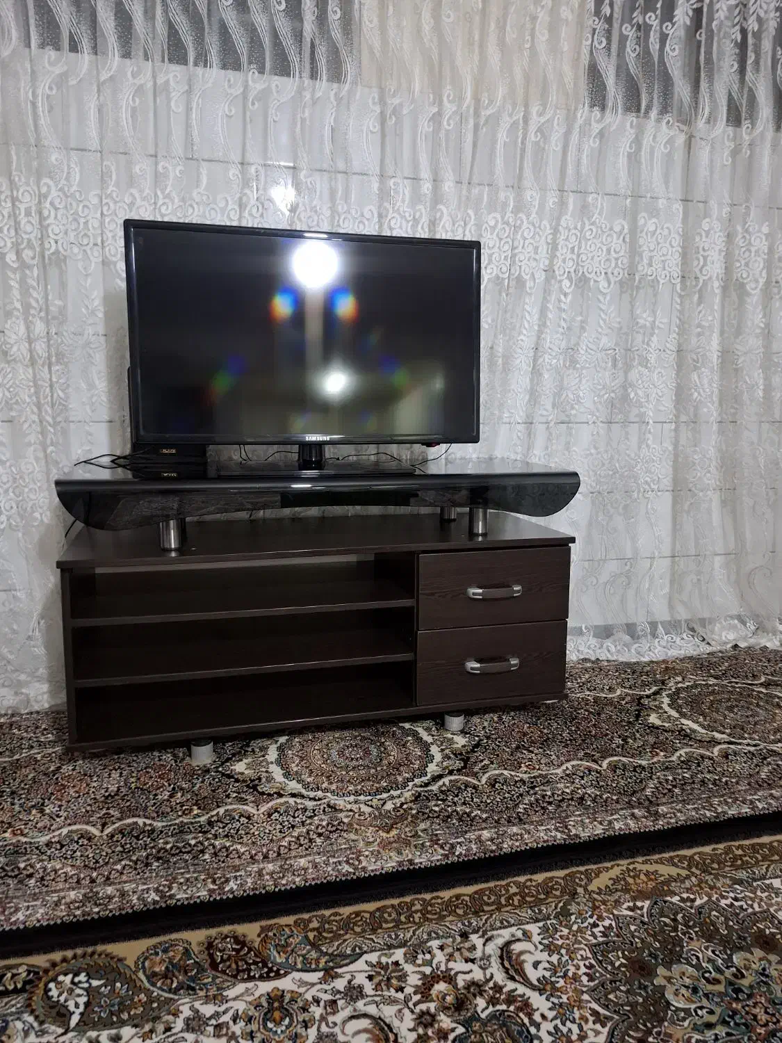 تلویزیون ومیز تیوی|تلویزیون و پروژکتور|اراک, |دیوار