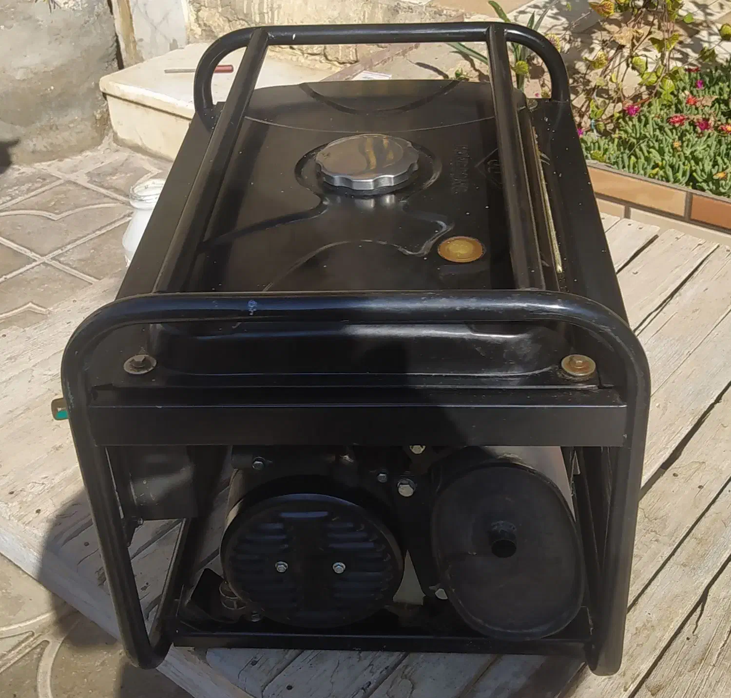 موتوربرق سه کیلو وات|ابزارآلات|نی‌ریز, |دیوار