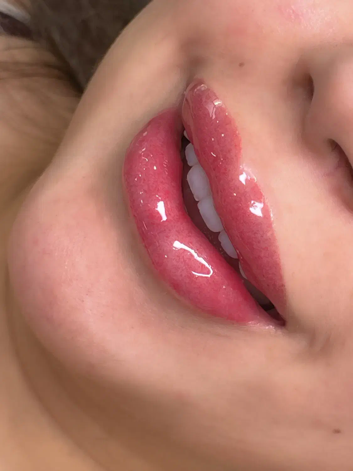 دستیار آرایشگر ، لاین آرایش دائم|استخدام درمانی، زیبایی، بهداشتی|تهران, تهرانپارس جنوبی|دیوار