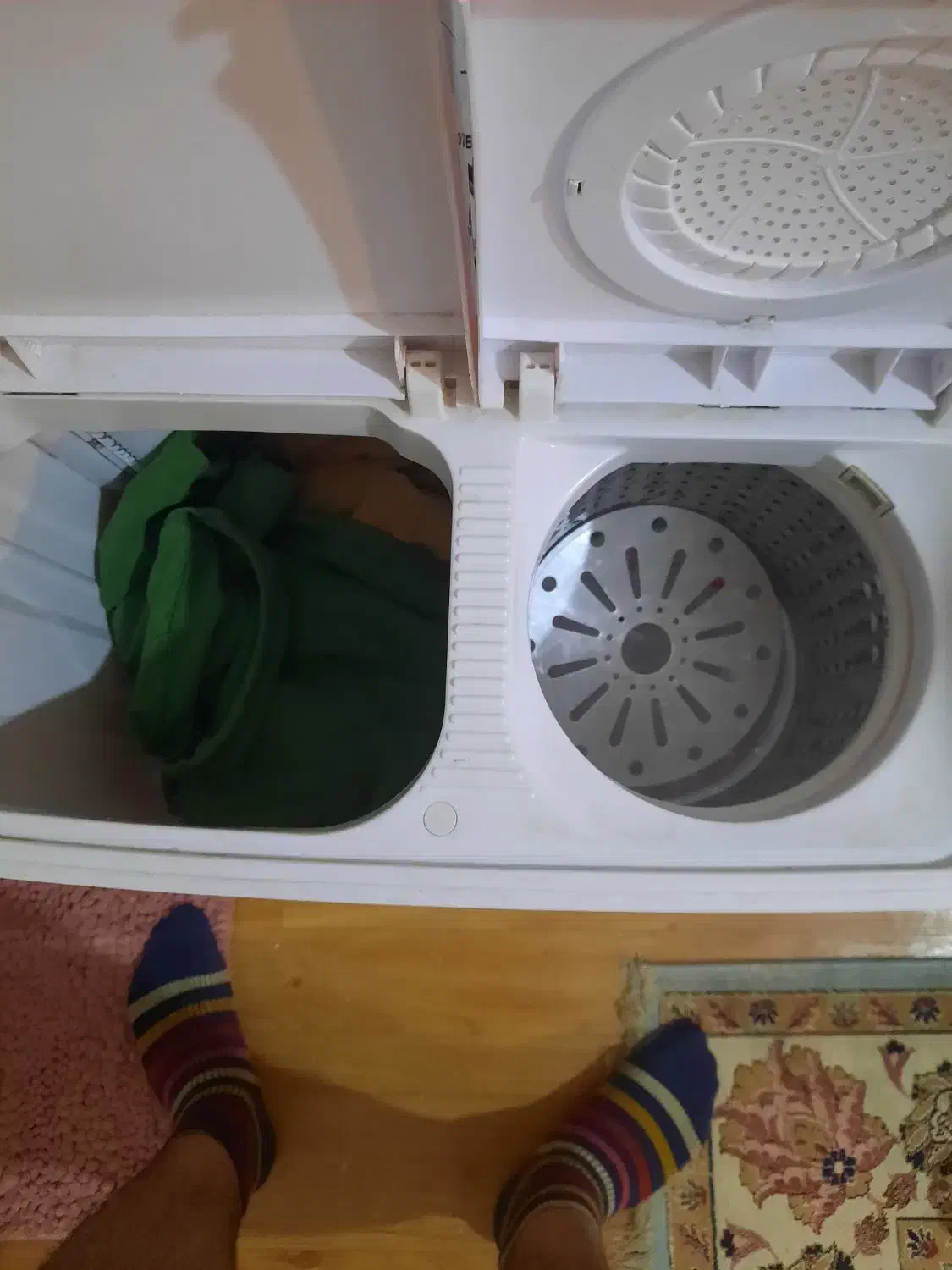 کالسکه به همراه کهنه شور و کریر|ماشین لباسشویی و خشک‌کن لباس|رشت, دیلمان|دیوار