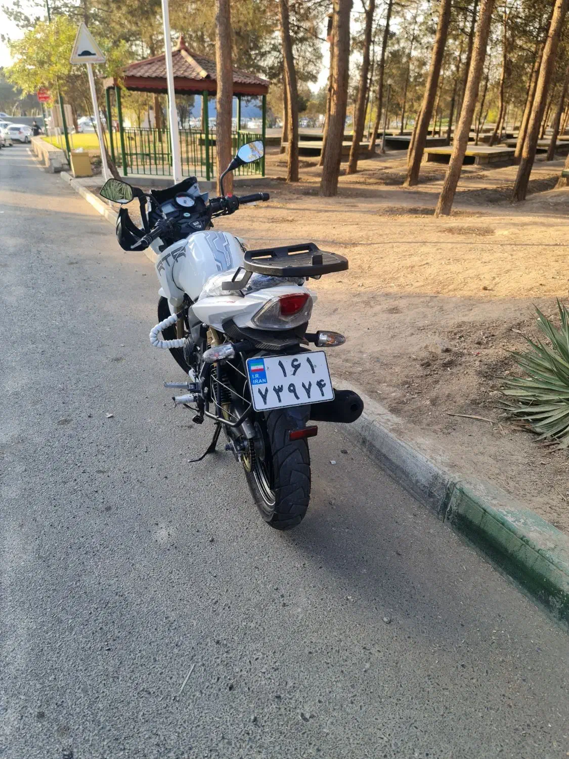 آپاچی ۱۸۰ سالم|موتورسیکلت|آفتاب, |دیوار