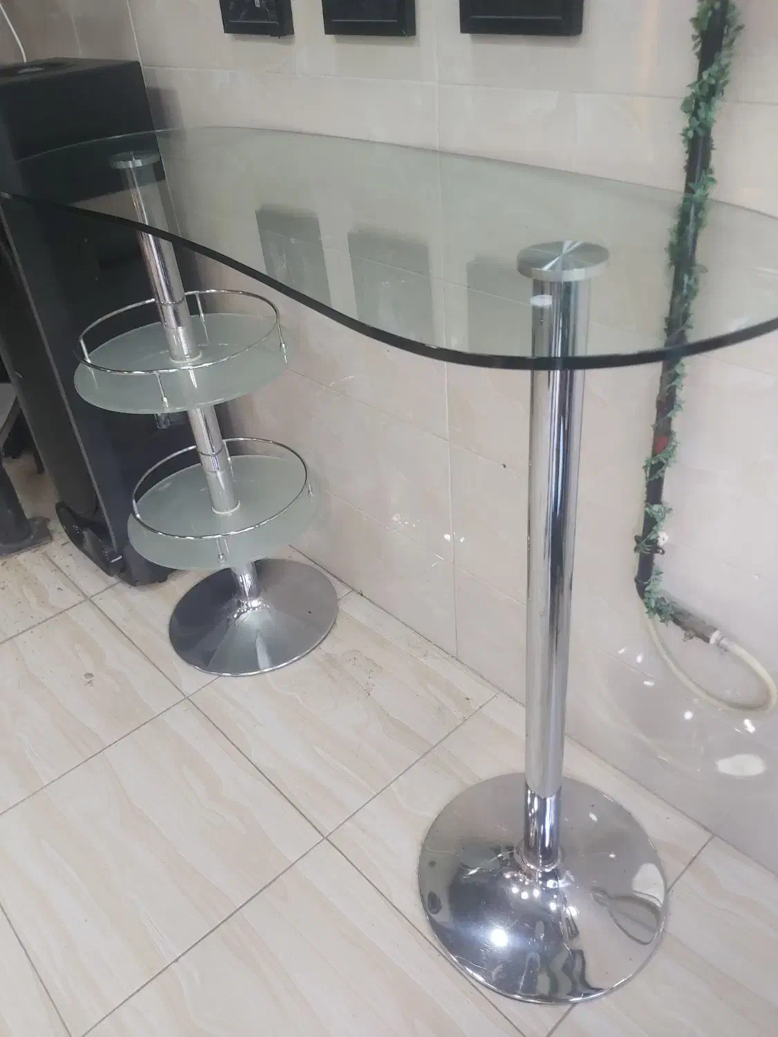 میز بارشیشه ای|بوفه، ویترین، کنسول|رشت, جهاد|دیوار