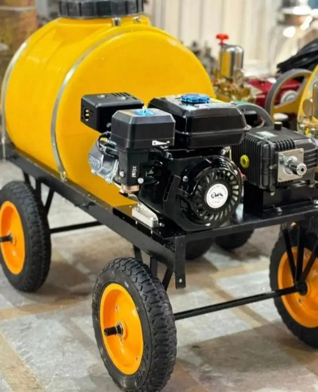 سمپاش فرغونی زنبه ای کاوازاکی 7 اسب با پمپ 45 بار|ماشینآلات صنعتی|تهران, شهید رجایی|دیوار