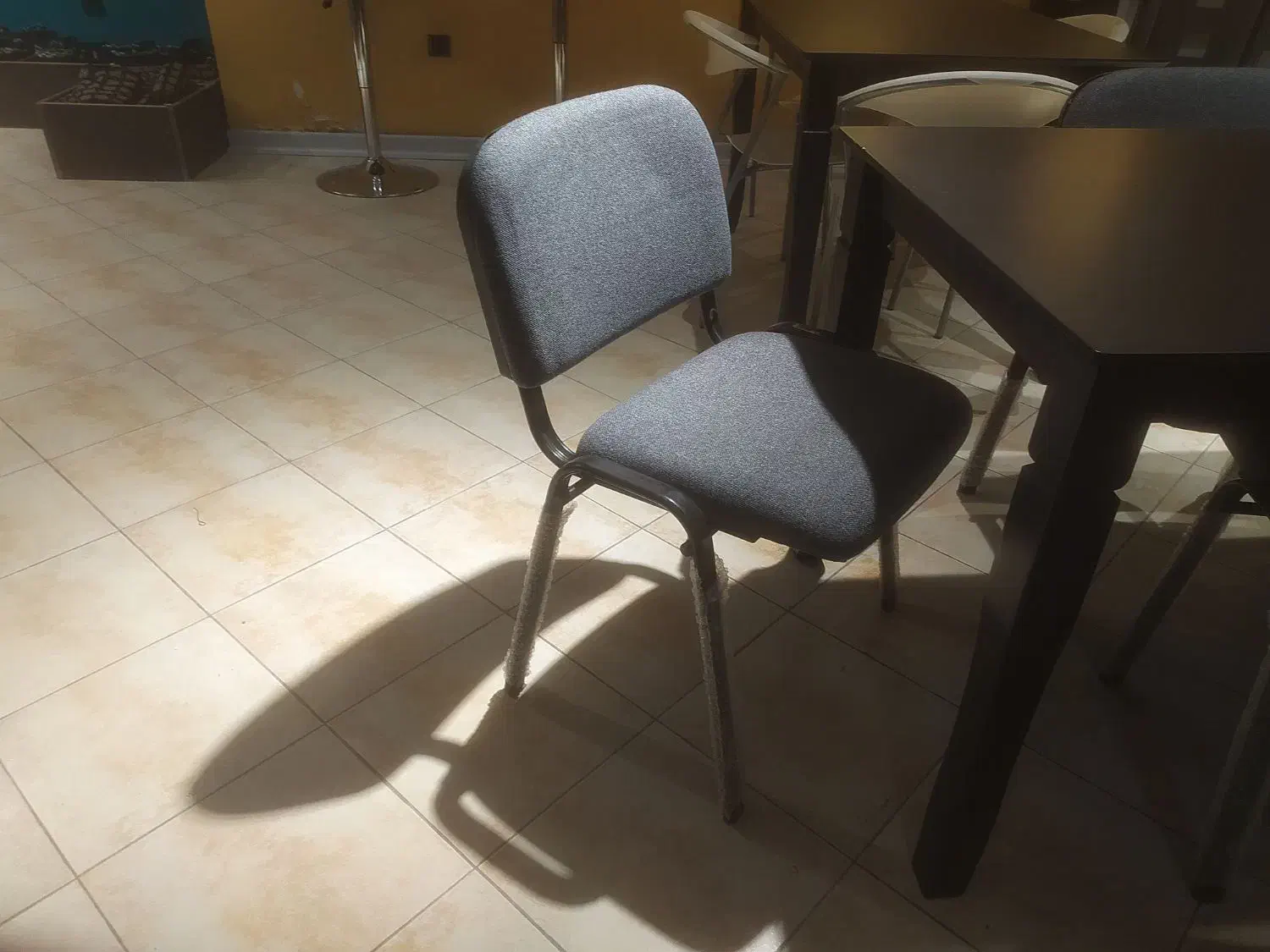 فروش انواع صندلی فقط 250 تا 550 زمان محدود|صندلی و نیمکت|کیش, |دیوار