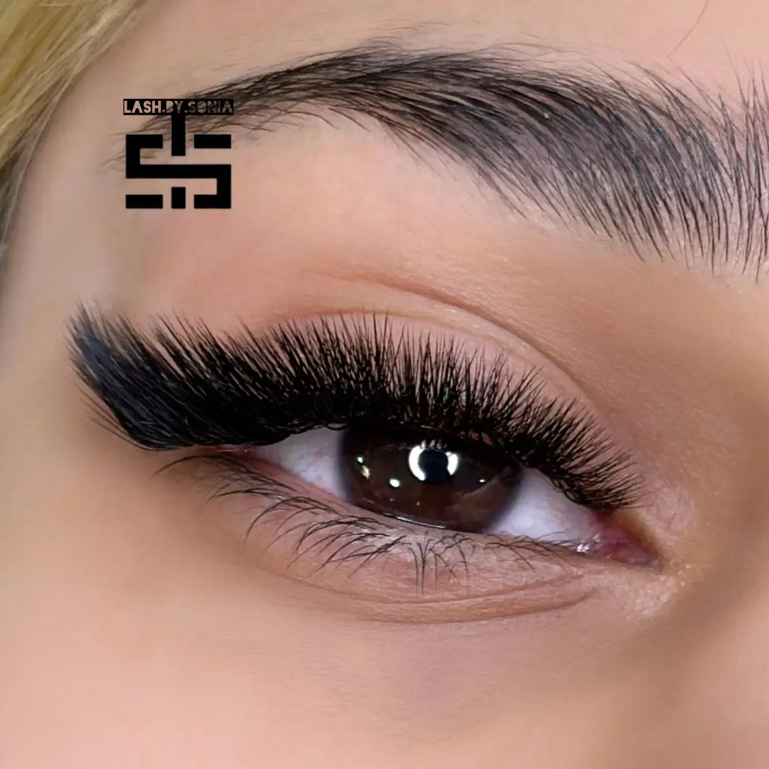 اکستنشن مژه|خدمات آرایشگری و زیبایی|شاهین‌شهر, شهرک میلاد|دیوار