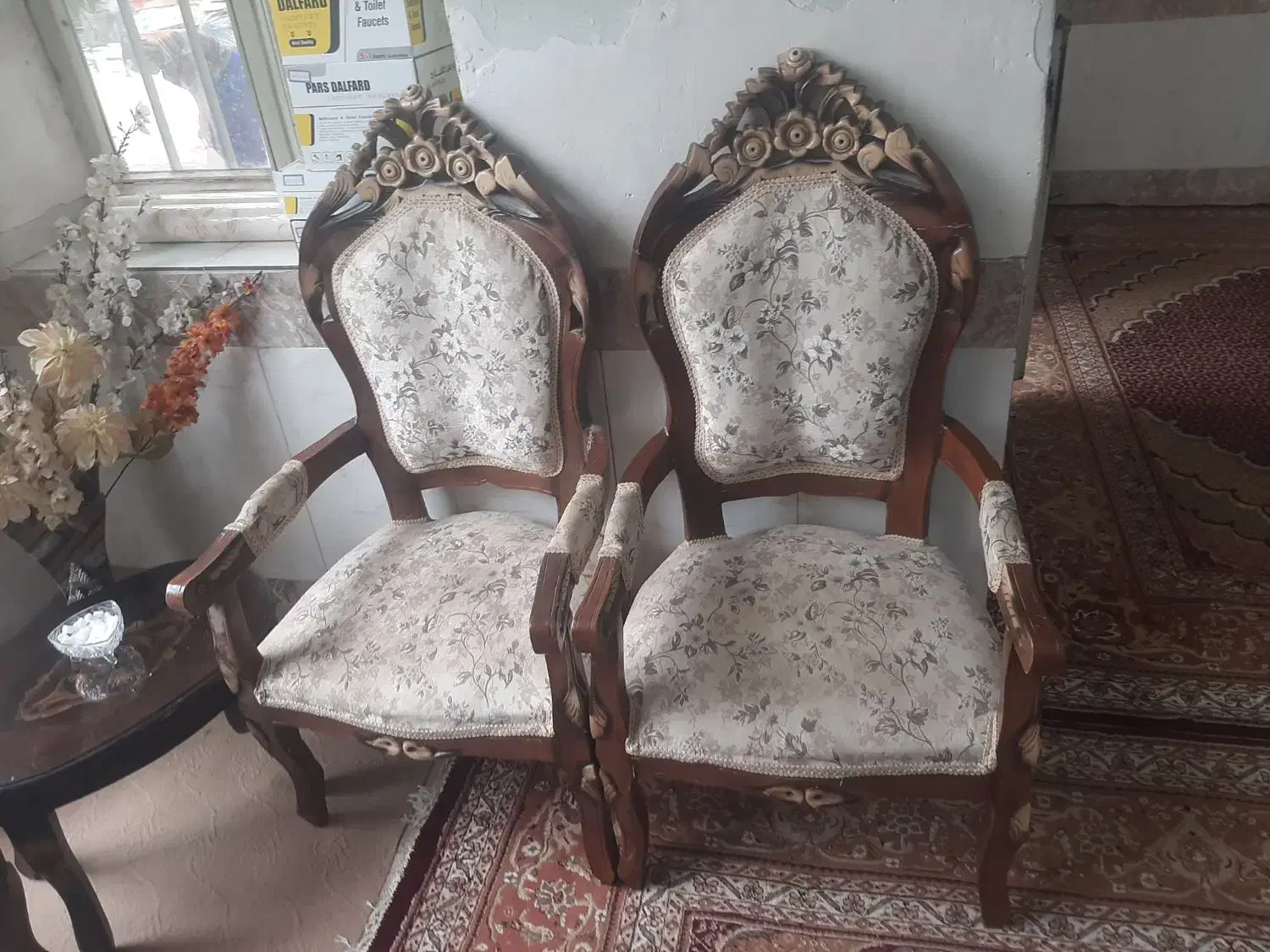 دو دست مبل فرهی و صدامی|مبلمان خانگی و میز عسلی|مرند, |دیوار