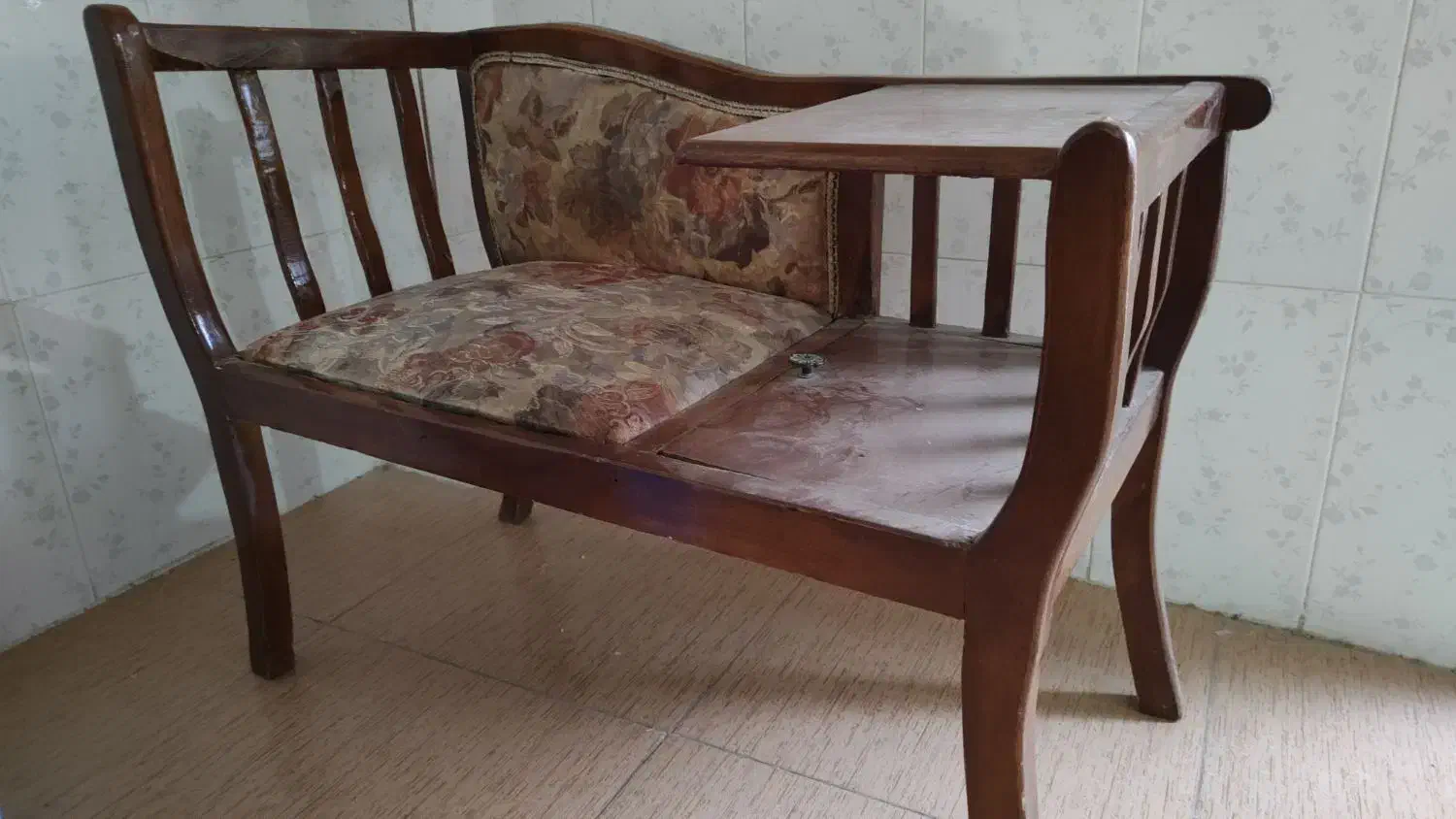 میز و صندلی تلفن|میز تلفن|بناب, |دیوار