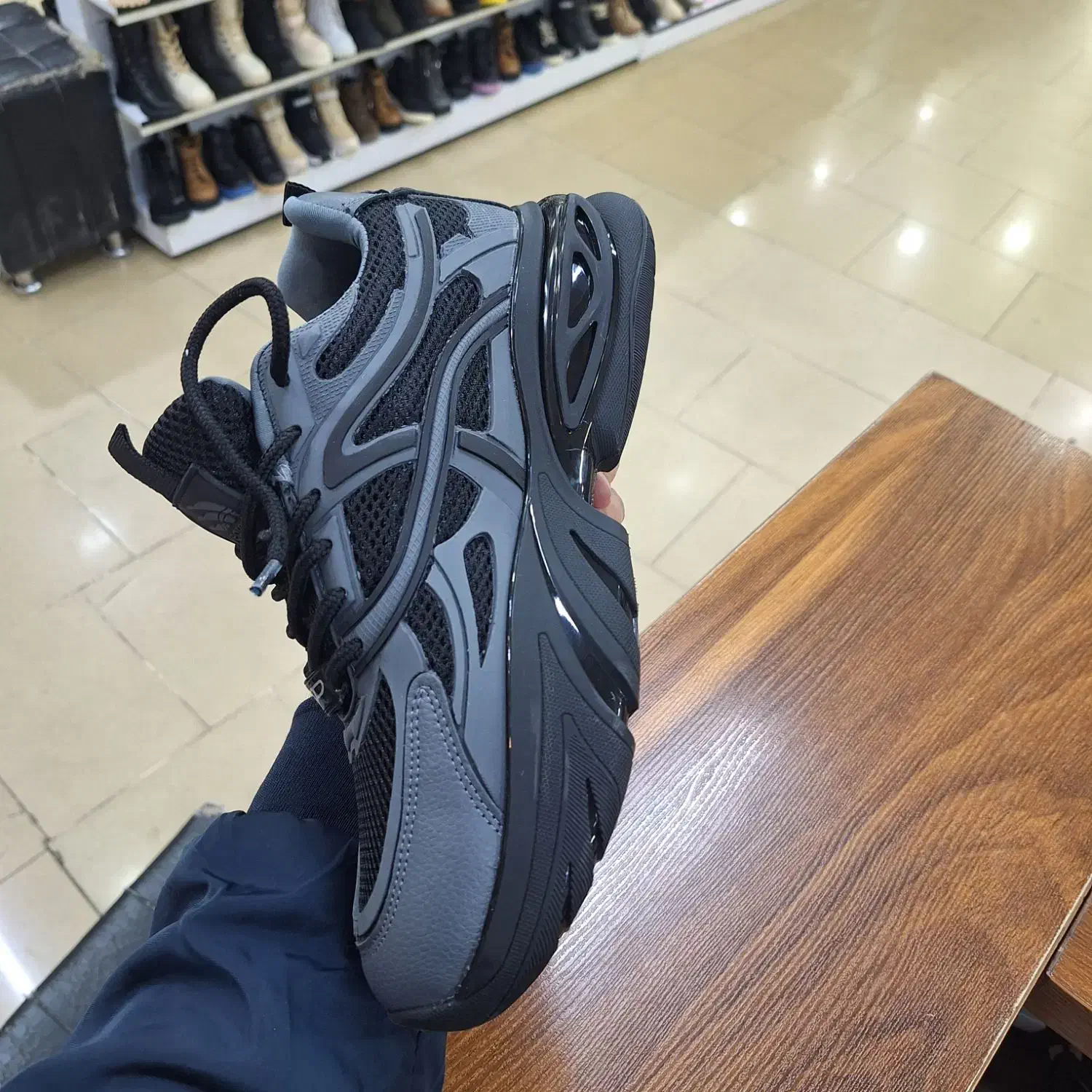 کتونی/یرگان/مردانه|کیف، کفش، کمربند|هشتگرد, شهرک ولیعصر (مصلی)|دیوار