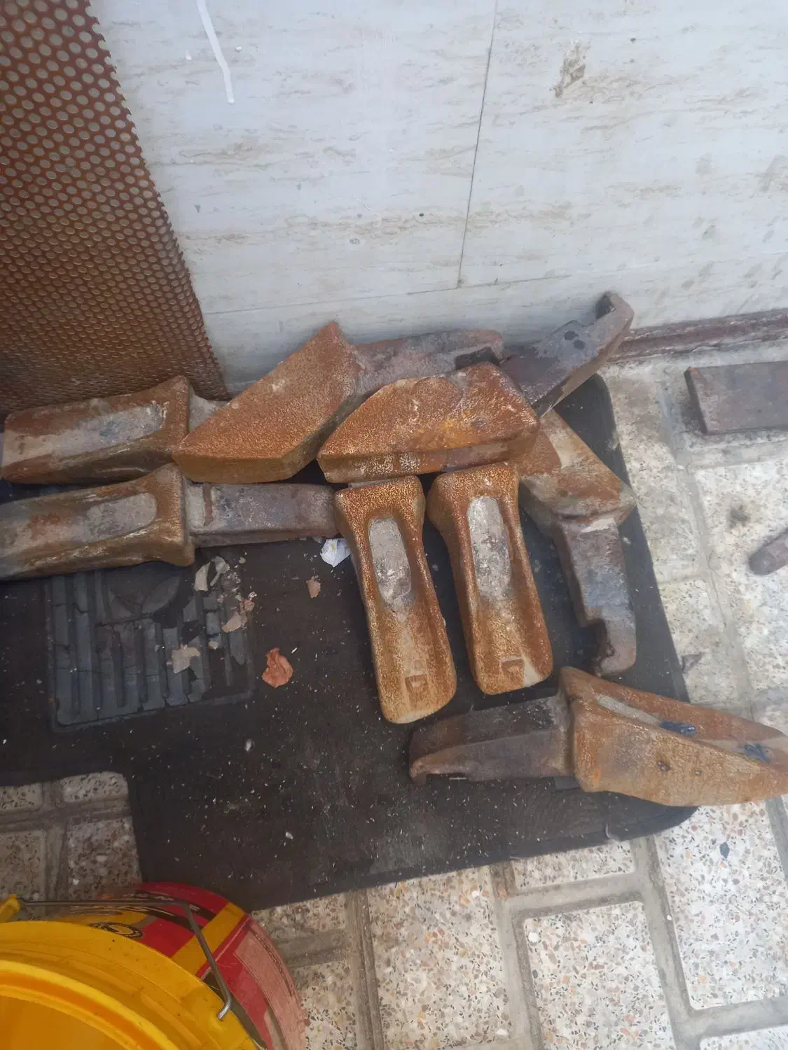 ناخون‌‌ناخون۴۴۰۰|خودرو سنگین|اسدآباد, |دیوار