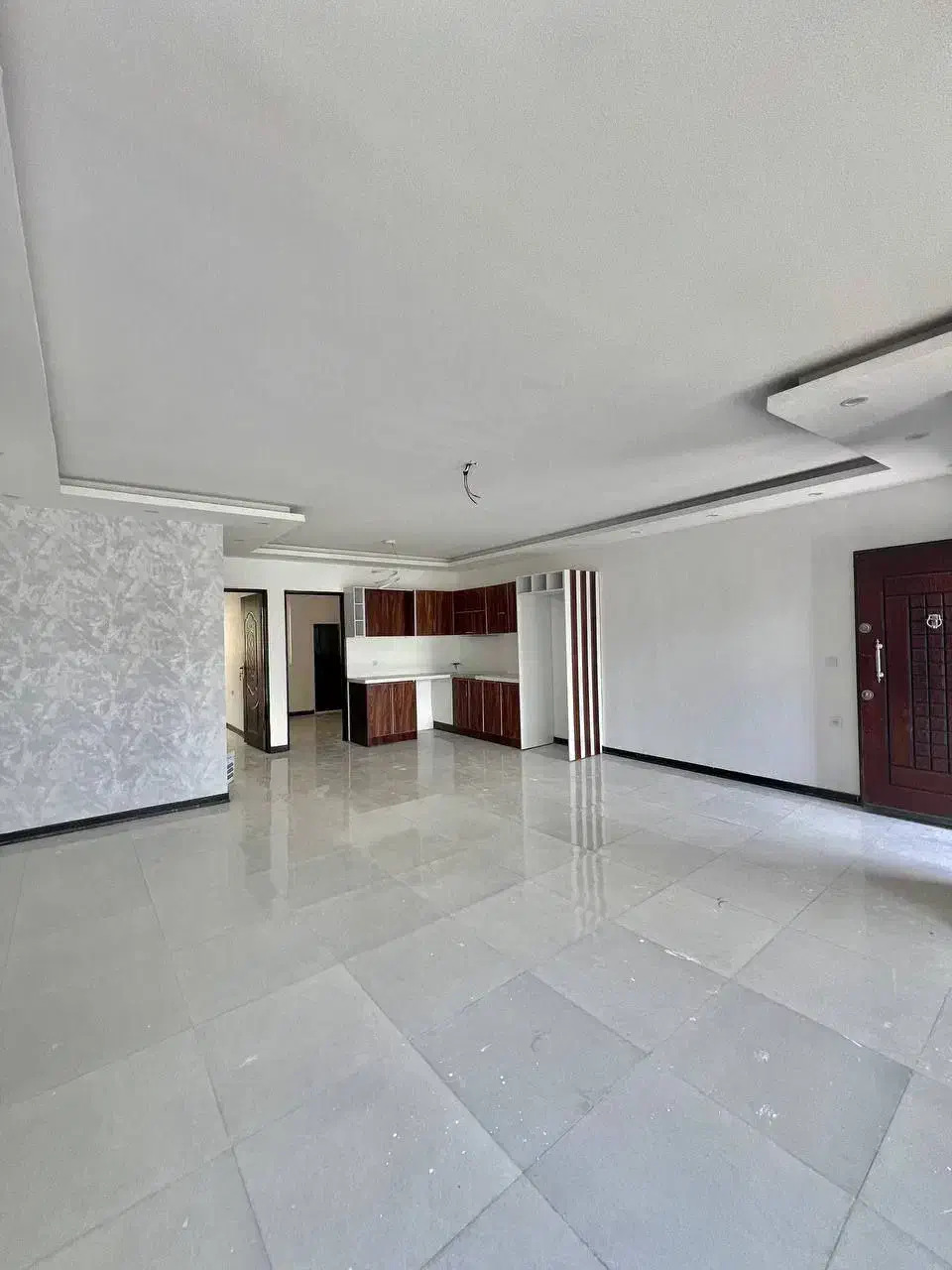 همکف مدرن ۲۱۰متری/۵۰قدمی جاده اصلی/لوکیشن قوی|فروش خانه و ویلا|رویان, |دیوار