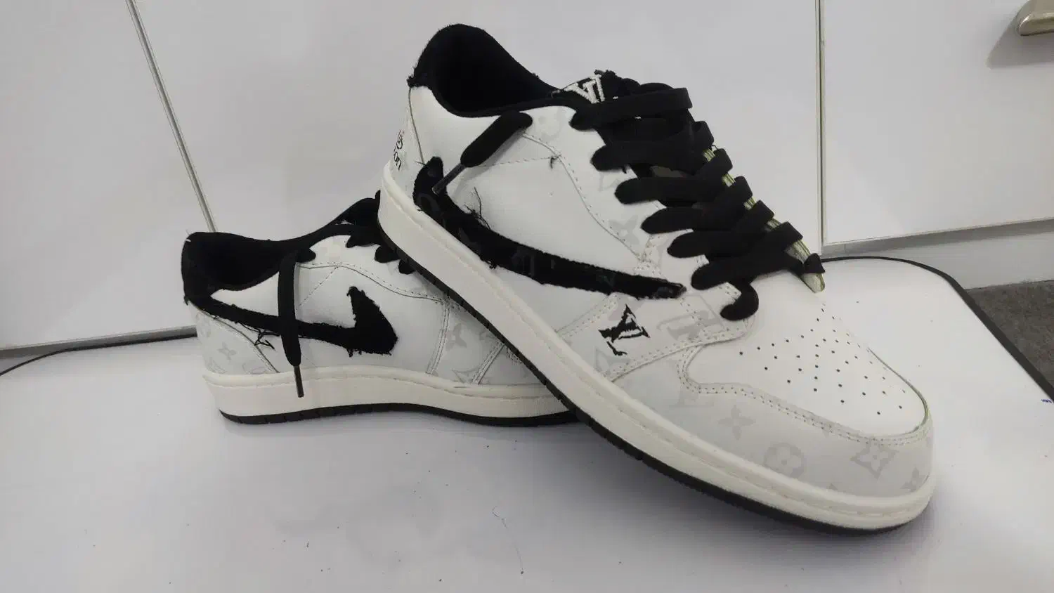 کفش نایک تراویس ‌نو|کیف، کفش، کمربند|دهگلان, |دیوار