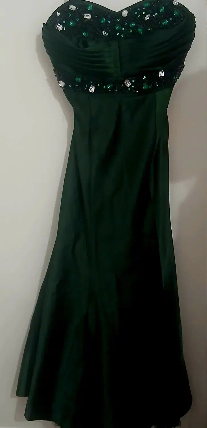 لباس مجلسی|لباس|رزن, |دیوار