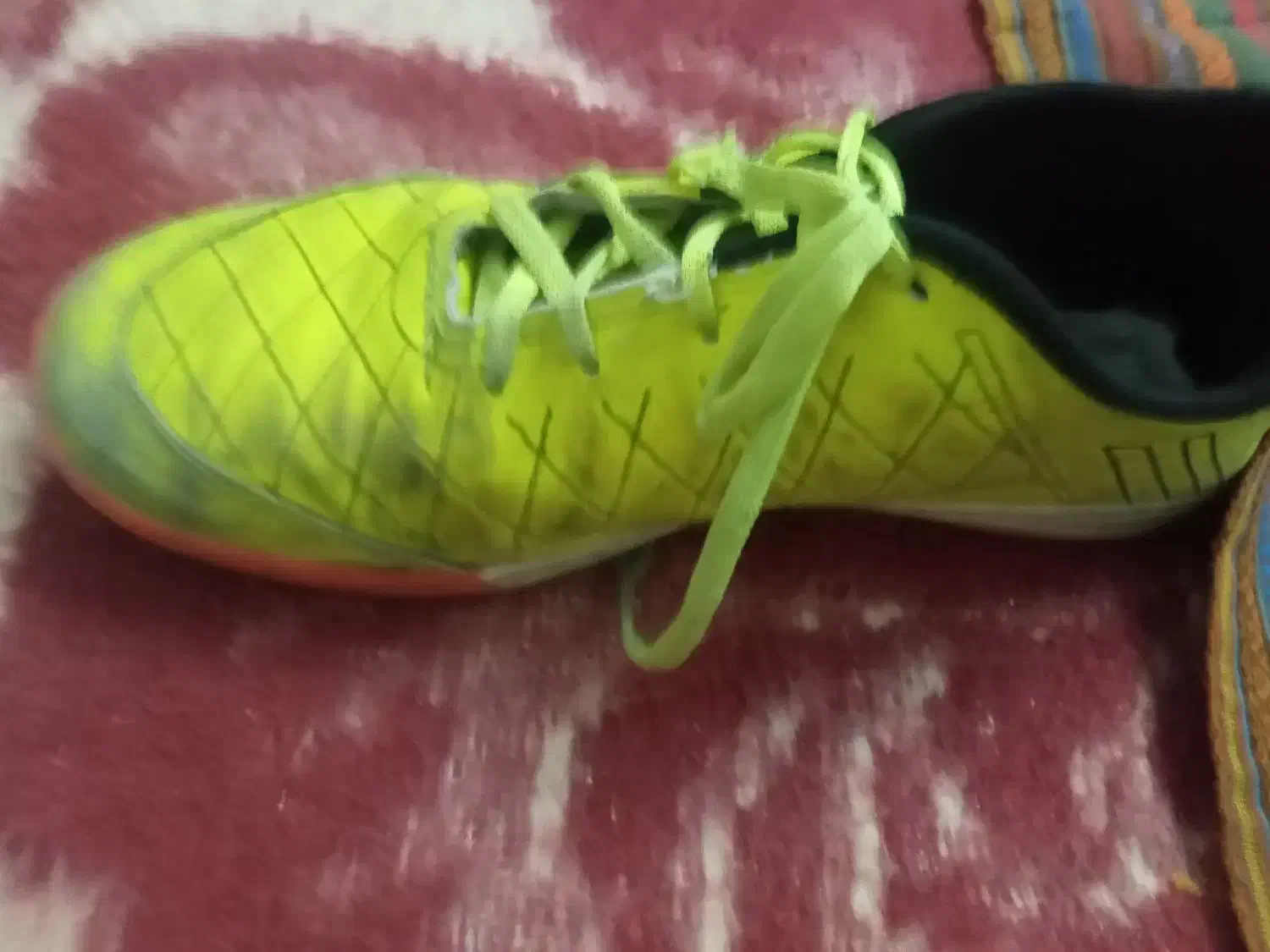 کفش فوتبالی|تجهیزات ورزشی|پرند, فاز ۱|دیوار