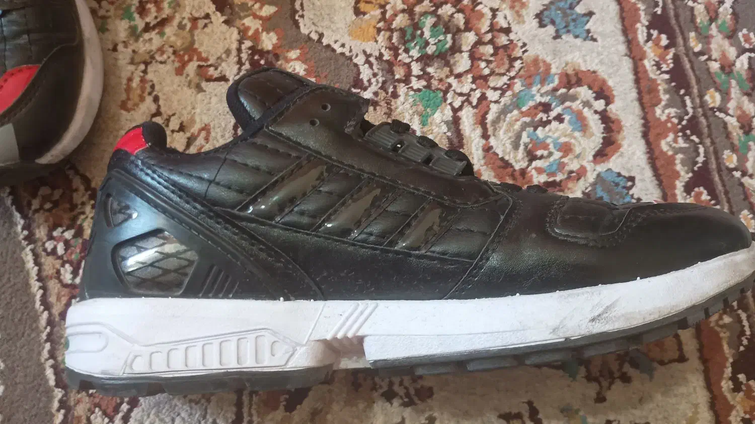 کتونی آدیداس مشکی سایز ۴۰|کیف، کفش، کمربند|پرند, فاز ۵|دیوار