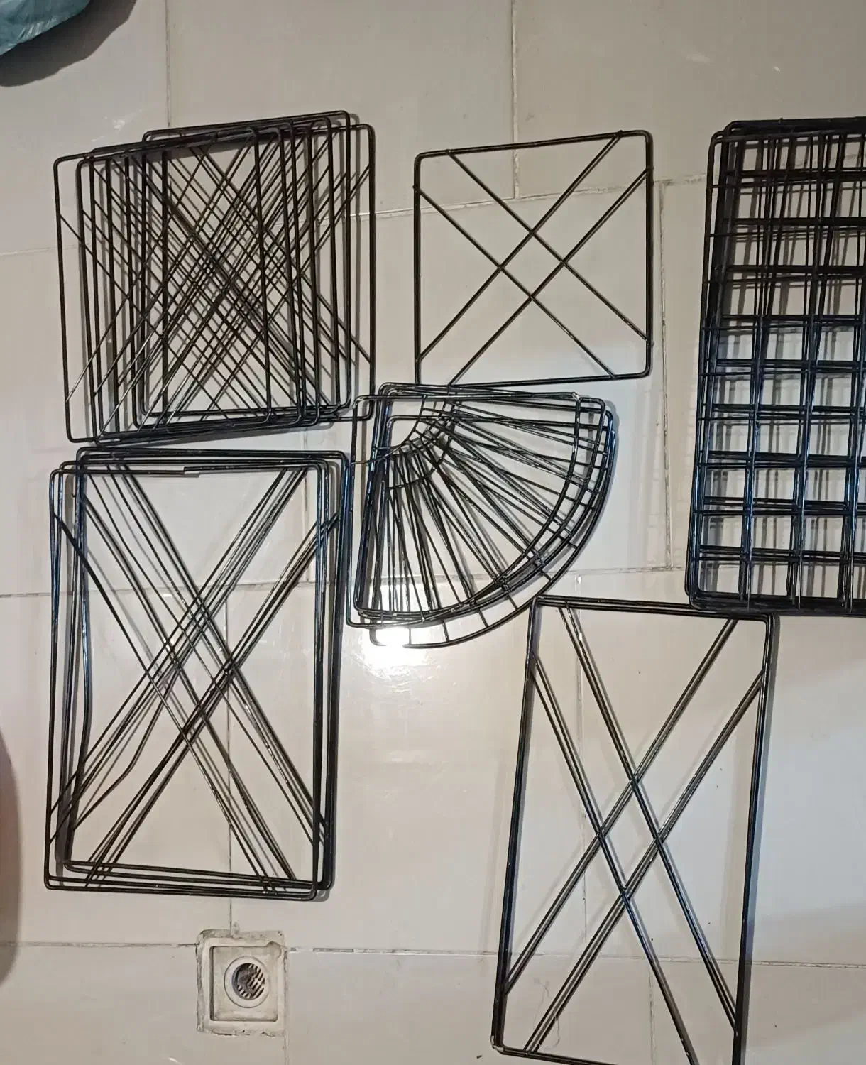 مشبک قفسه فلزی جا کتابی و جا کفشی|کتابخانه، شلف، قفسه‌های دیواری|قم, شاه سید علی|دیوار