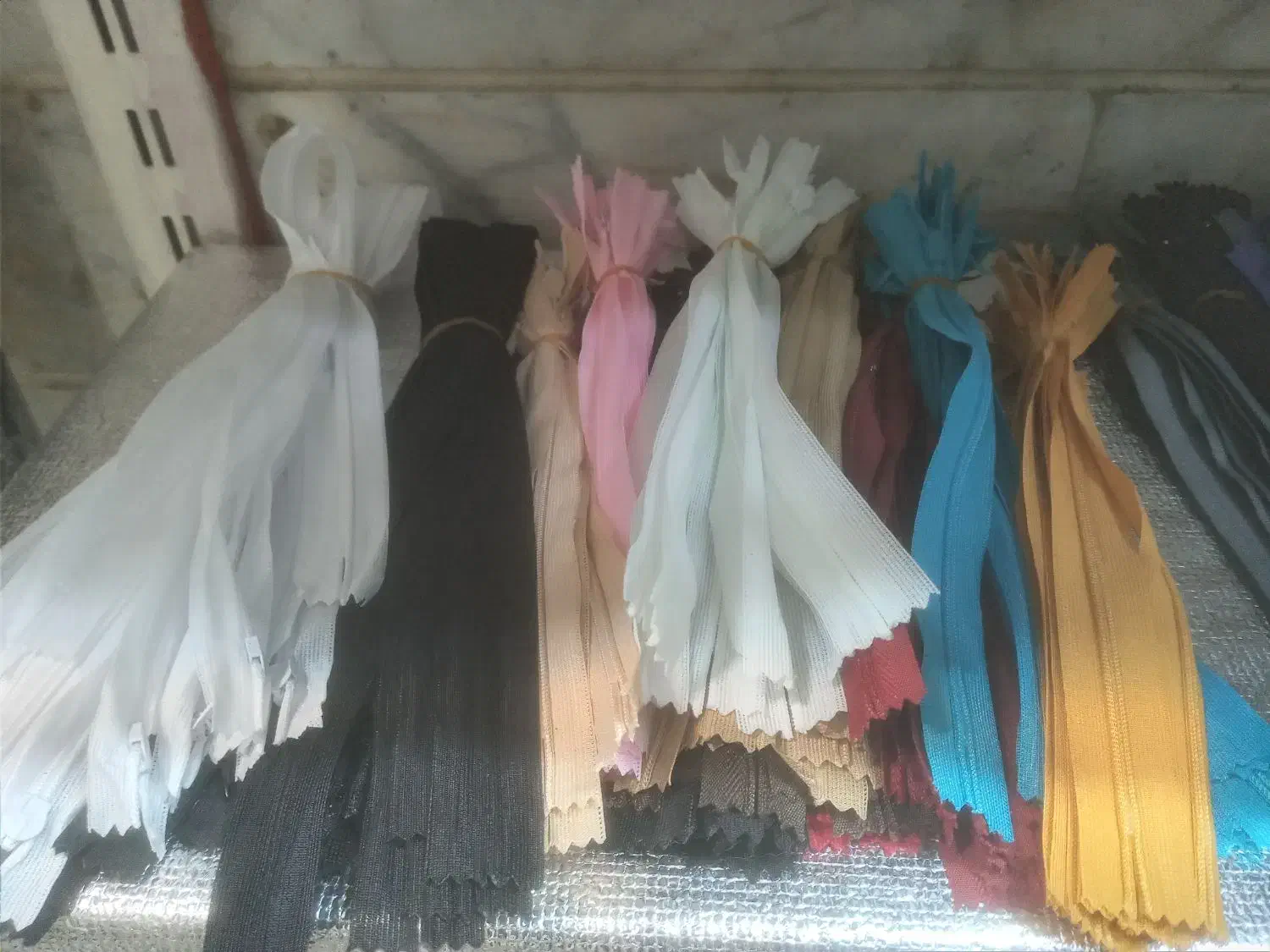 زیپ|لوازم خیاطی و بافتنی|کرج, حصارک بالا|دیوار