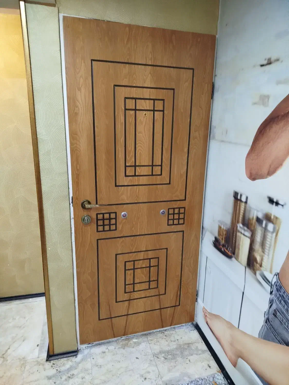 درب چوبی ضدسرقت ساخت تعمیرات|خدمات پیشه و مهارت|فردیس, شهرک اسکویی|دیوار