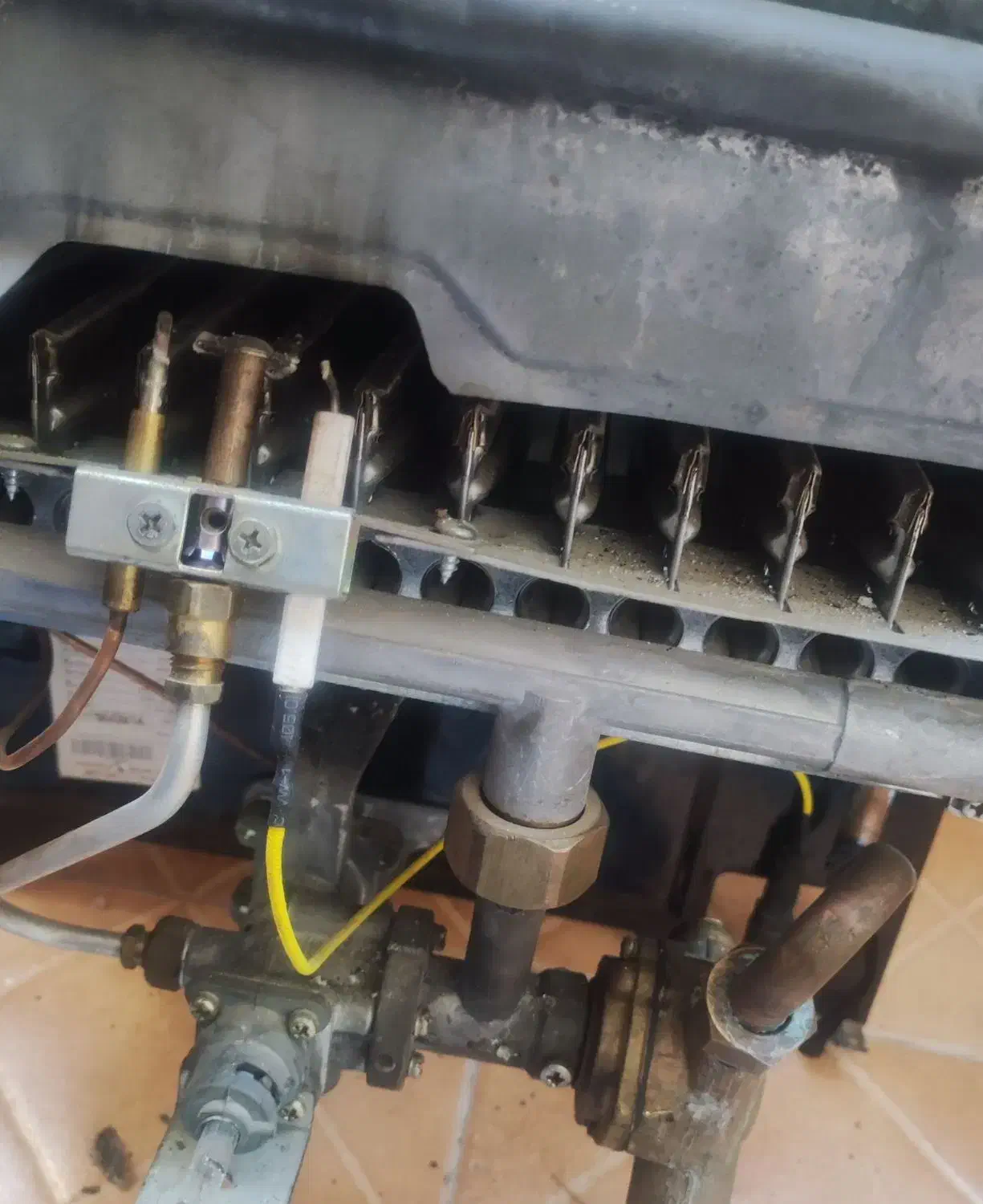 آبگرمکن دیواری و یک عدد بخاری گازی ایران شرق|آبگرمکن، پکیج، شوفاژ|ماهدشت, |دیوار