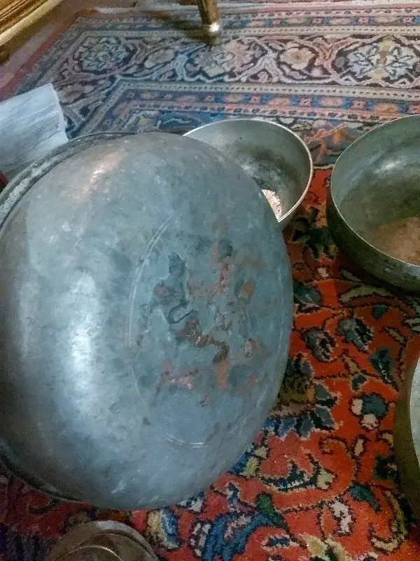 کاسه مسی قدیمی|کلکسیون اشیاء عتیقه|گلپایگان, |دیوار