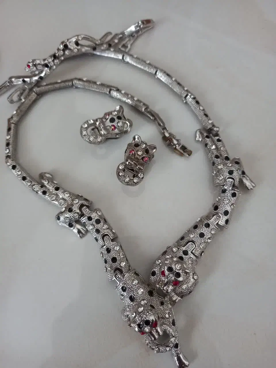 ست بدلیجات طرح پلنگ|بدلیجات|اصفهان, قلعه طبره|دیوار