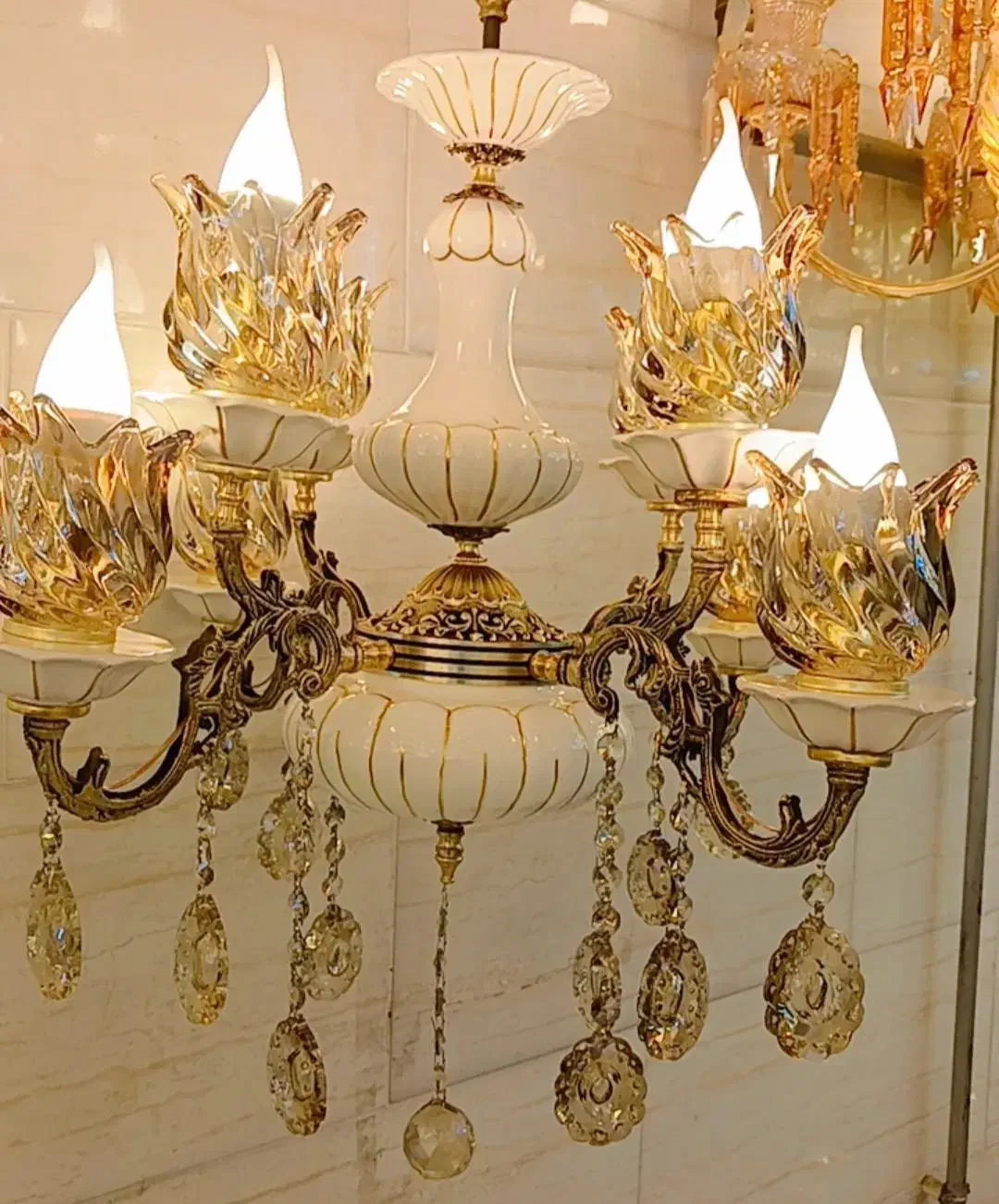 انتیک نیم زرد|لوستر و چراغ آویز|تبریز, |دیوار