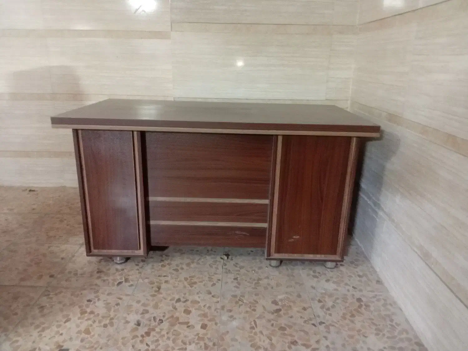 میز و صندلی انتظار|دفتر کار|کرمانشاه, |دیوار