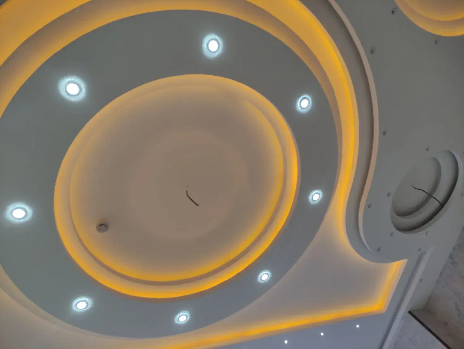 نقاشی ساختمان و رنگ کناف 20سال سابقه و منصف|خدمات پیشه و مهارت|شیراز, شهرک ولیعصر|دیوار