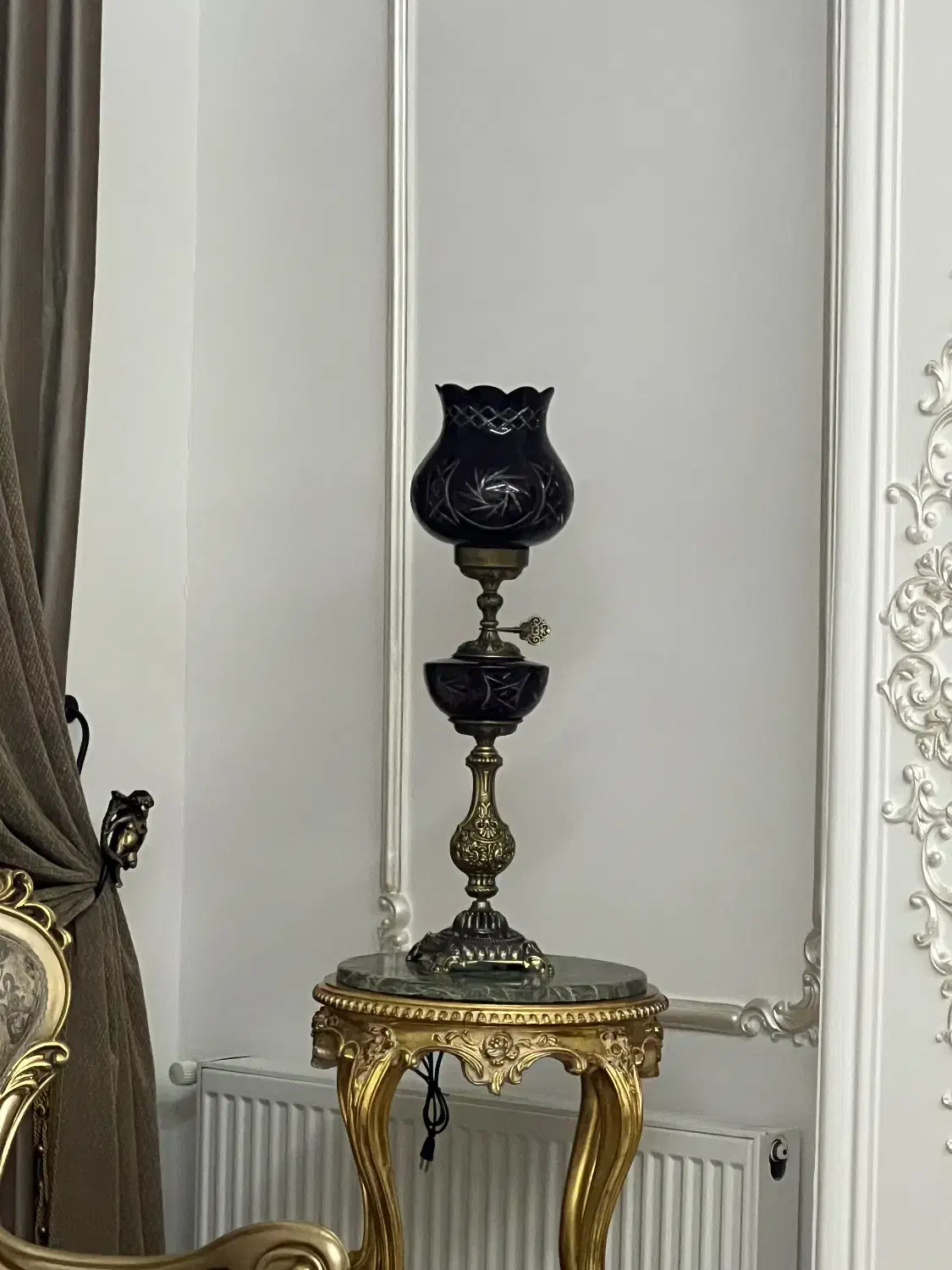 یک جفت شمدان آنتیک|لوستر و چراغ آویز|میانه, |دیوار