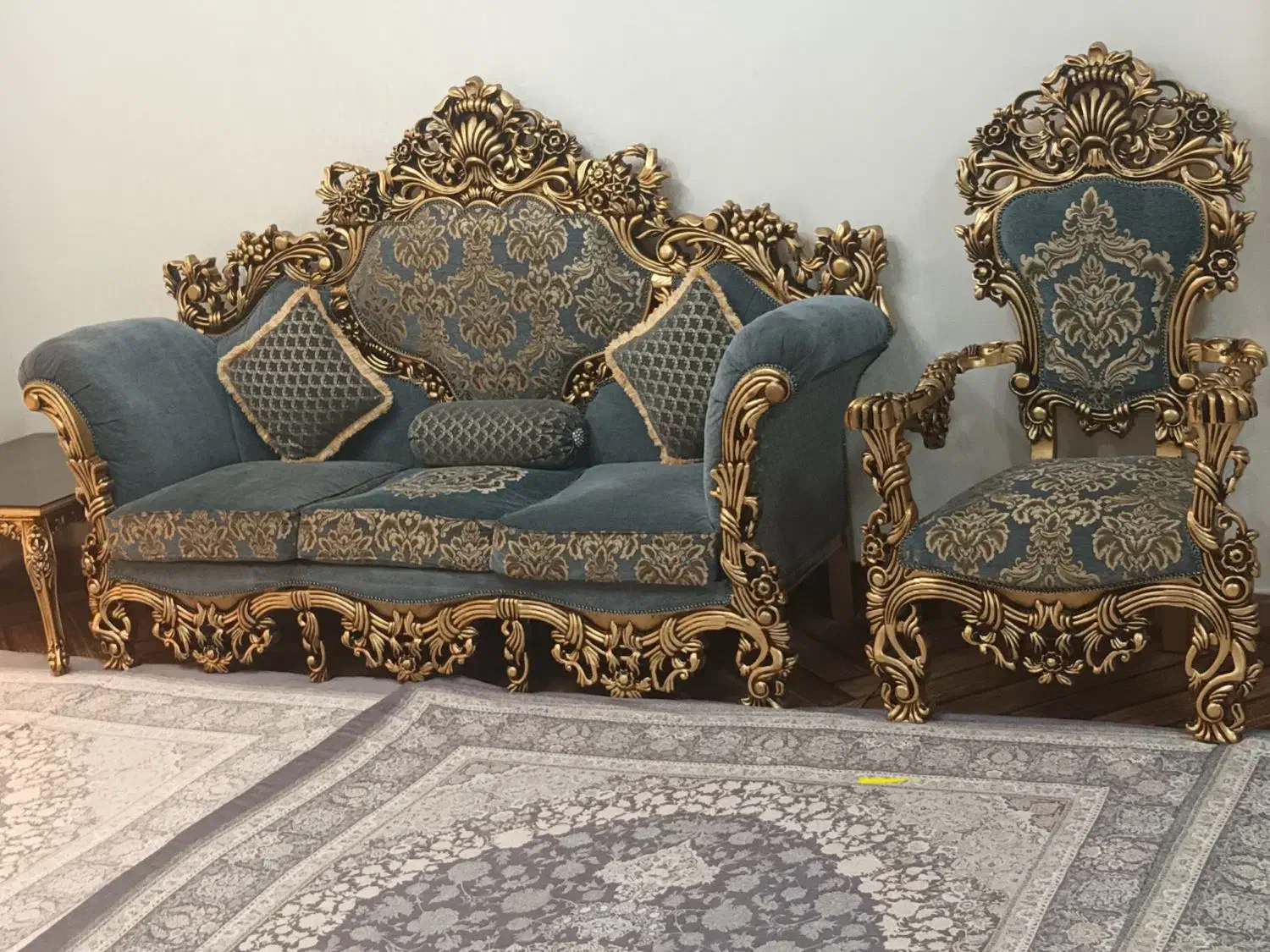 مبل سلطنتی زیبای بی نظیر رنگ خاص مخصوص افراد خاص|مبلمان خانگی و میز عسلی|تهران, خلیج فارس|دیوار