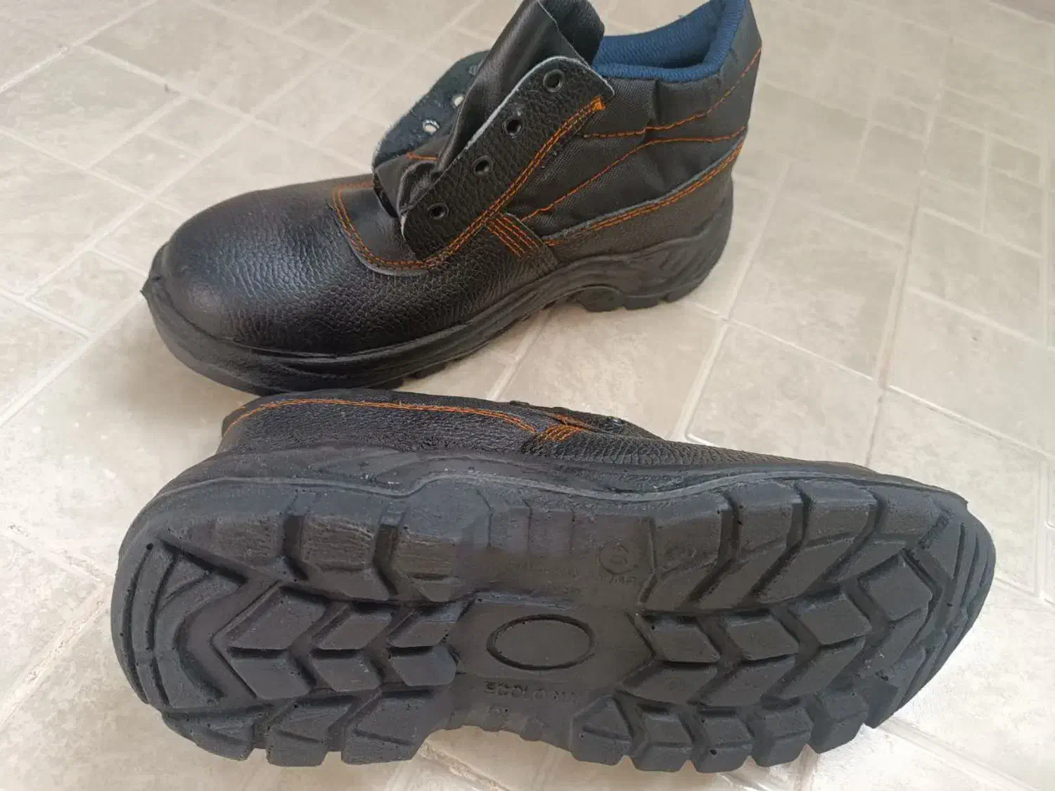 کفش کار سایز ۴۰|کیف، کفش، کمربند|سمنان, |دیوار