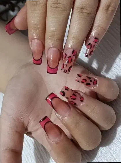 کاشت ناخن|خدمات آرایشگری و زیبایی|قم, ولیعصر|دیوار