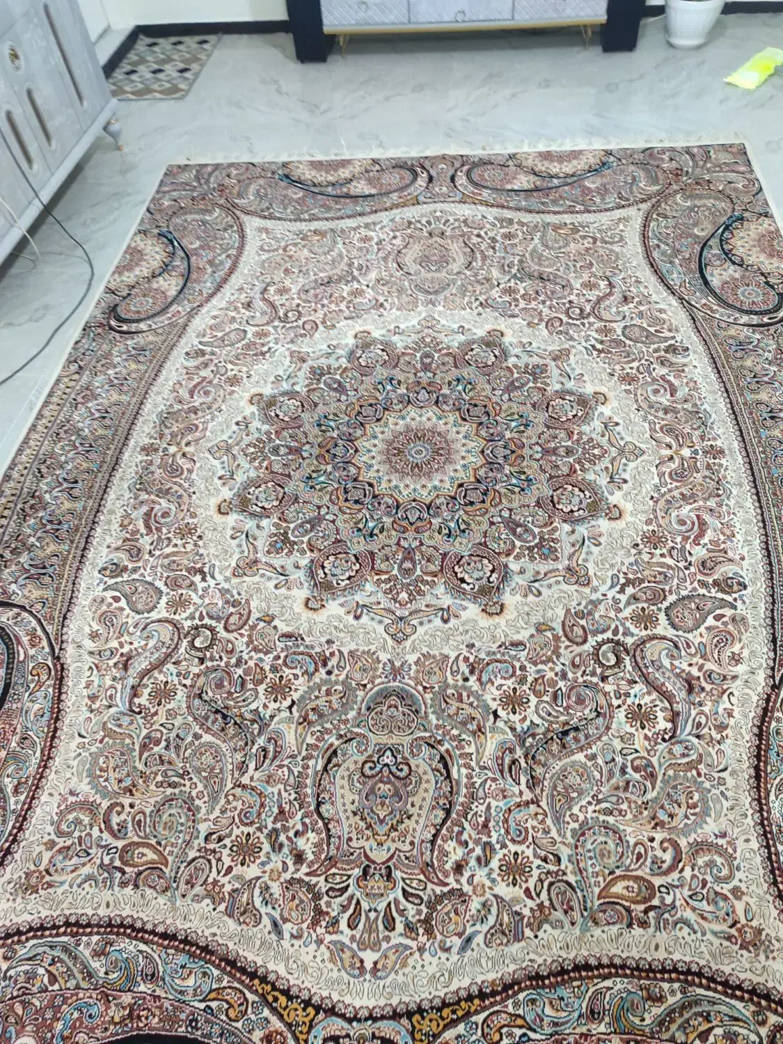 فرش تمیز و سالم|فرش|چهارباغ, |دیوار