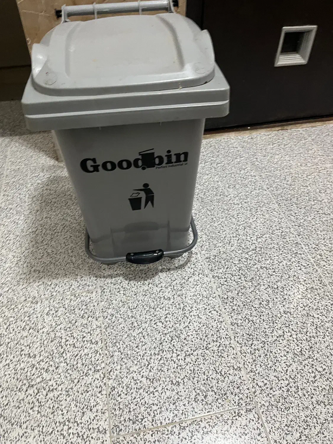 سطل زباله پدال دار بزرگ|لوازم نظافت|گرگان, |دیوار