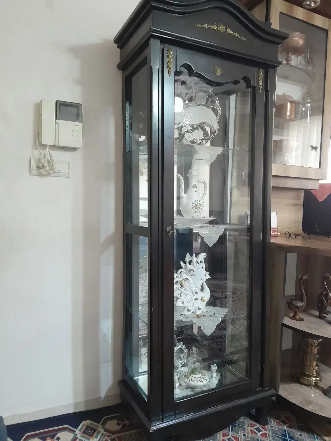 ویترین تمیز|بوفه، ویترین، کنسول|لاهیجان, کاروانسرابر|دیوار