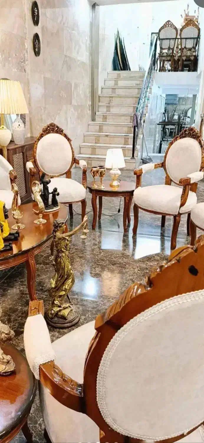 مبل کلاسیک نیو لهستانی به خاطر تغییر شغل زیر قیمت|مبلمان خانگی و میز عسلی|چالوس, |دیوار