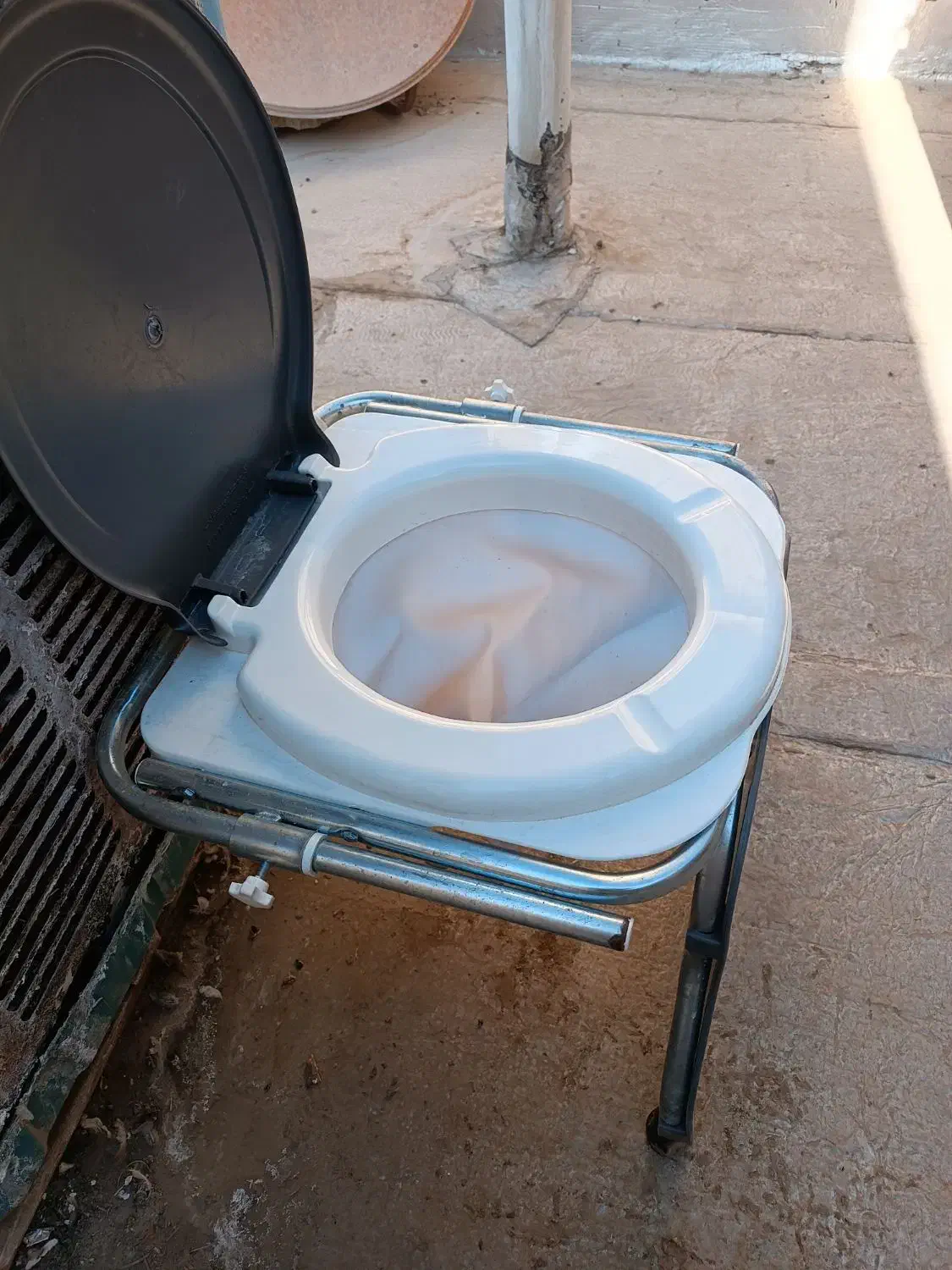 توالت فرنگی قابل نصب به دیوار|لوازم سرویس بهداشتی|چهارباغ, |دیوار