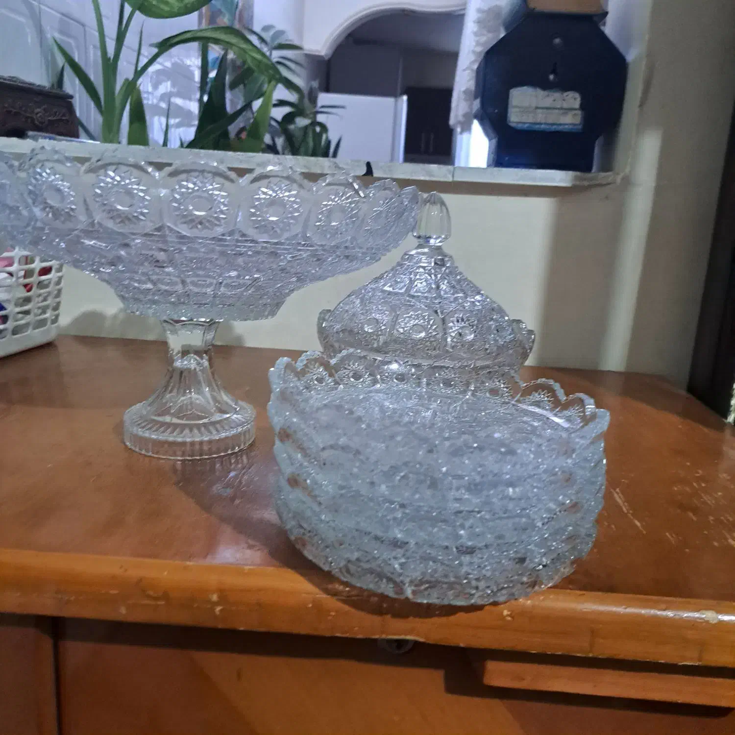 ظرف پذیرایی بلور شیک|ظروف سرو و پذیرایی|دورود, |دیوار