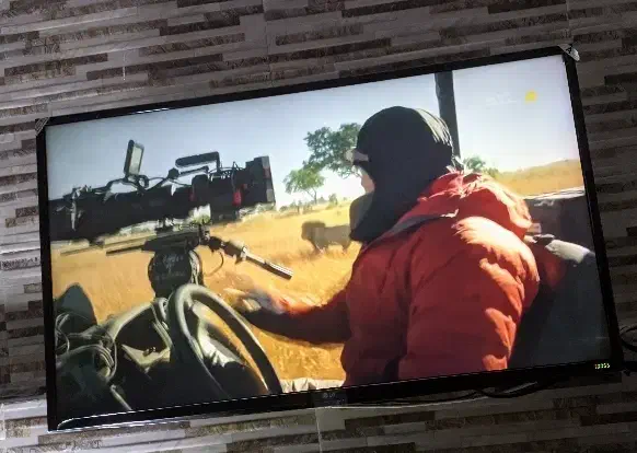 تلویزیون ۴۳ اینچ  ال‌جی|تلویزیون و پروژکتور|قشم, |دیوار