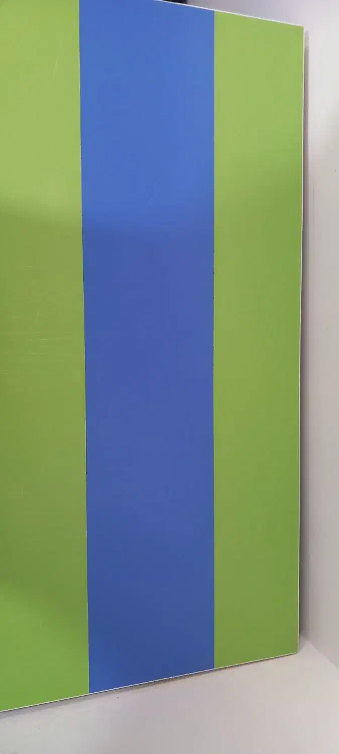 میزتحریر|میز تحریر و کامپیوتر|مهاجران, |دیوار